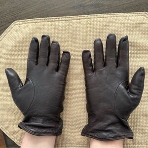 Barney’s New York brown leather gloves, size L.